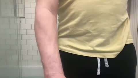 lvguynextdoor440656 online show from March 5, 2026, 2:07 am