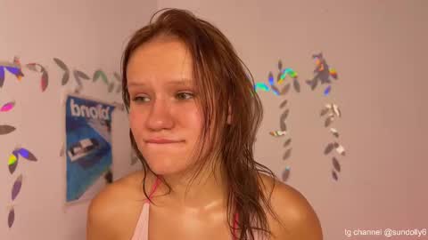 lxsundolyxl_ online show from October 31, 2025, 4:41 pm