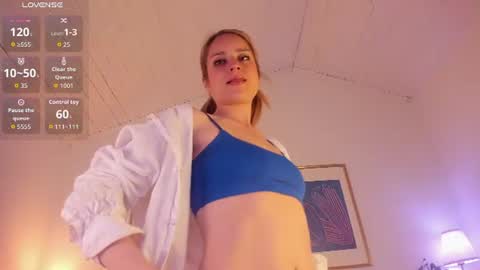 Snapshot of lyana_xz chatting on June 9, 2026, 11:44 am LYA online show from June 9, 2026, 11:44 am