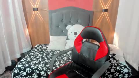 lyanamerry03 online show from February 19, 2025, 4:01 am