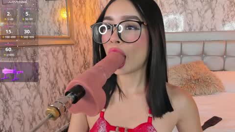 Snapshot of lyen_rae chatting on December 19, 2024, 11:14 pm Lyen Rae  online show from December 19, 2024, 11:14 pm