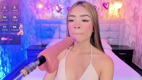 Snapshot of lyen_rae chatting on February 13, 2025, 8:03 pm Lyen Rae  online show from February 13, 2025, 8:03 pm