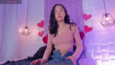 Lyhana Lee online show from February 13, 2025, 2:31 pm