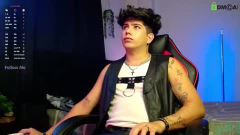 Lyle Bennett Freelance Model online show from November 5, 2025, 11:54 am