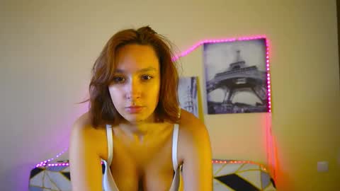 Snapshot of lylianrosse chatting on September 21, 2025, 6:59 am Lylian online show from September 21, 2025, 6:59 am