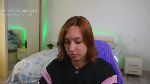 Snapshot of lylianrosse chatting on October 12, 2025, 7:07 am Lylian online show from October 12, 2025, 7:07 am