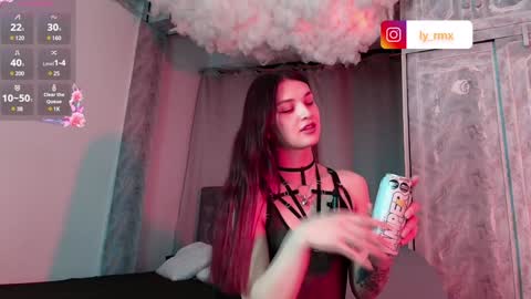 Snapshot of lylita_moon chatting on January 8, 2025, 1:32 am Littl online show from January 8, 2025, 1:32 am