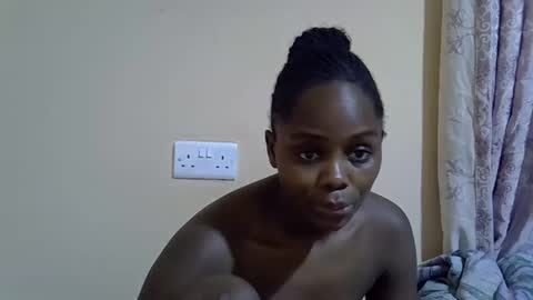 Snapshot of lyn_anna chatting on October 20, 2025, 10:05 am lyn_anna online show from October 20, 2025, 10:05 am