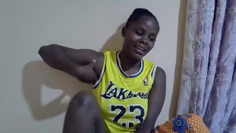Snapshot of lyn_anna chatting on October 21, 2025, 7:47 pm lyn_anna online show from October 21, 2025, 7:47 pm