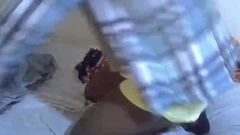 lyn_anna online show from March 5, 2026, 11:28 am