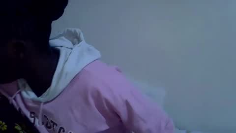 lyn_anna online show from April 4, 2026, 5:49 am