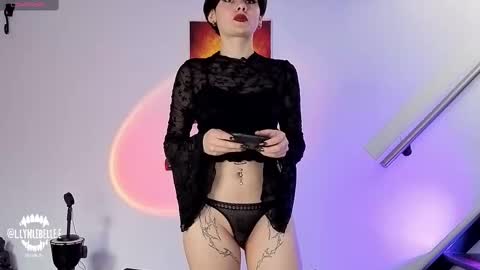 Lyn online show from September 9, 2025, 6:51 pm