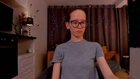 Sara online show from February 2, 2025, 1:45 am