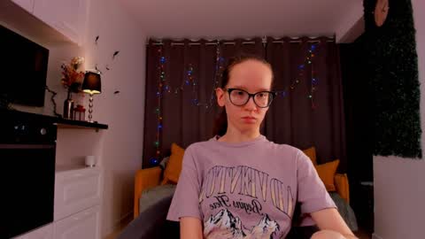 Sara online show from February 3, 2025, 7:42 pm