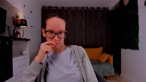 Sara online show from February 13, 2025, 7:21 pm