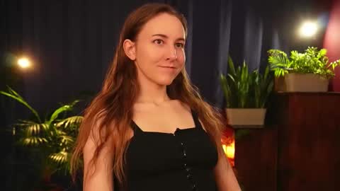 Snapshot of lynn_feline chatting on November 17, 2025, 2:45 pm Lynn online show from November 17, 2025, 2:45 pm