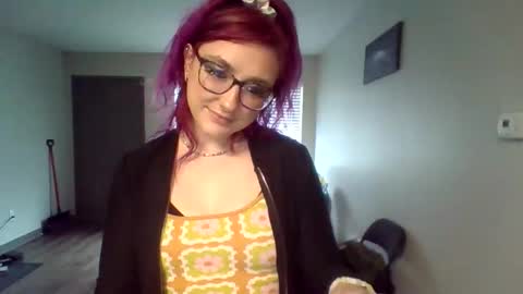 Snapshot of lynnkitten69000 chatting on March 11, 2026, 4:24 pm Lynn online show from March 11, 2026, 4:24 pm