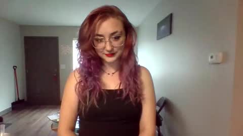 Snapshot of lynnkitten69000 chatting on April 4, 2026, 6:05 pm Lynn online show from April 4, 2026, 6:05 pm
