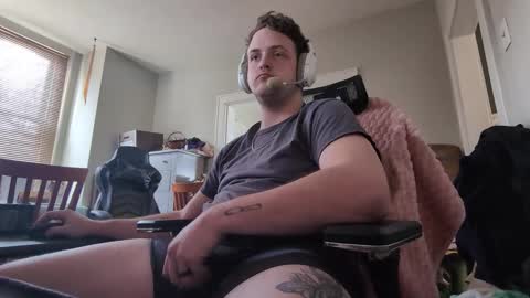 Snapshot of lyntronix chatting on February 17, 2026, 5:41 pm J online show from February 17, 2026, 5:41 pm