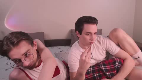 Snapshot of lyonfilm chatting on December 27, 2024, 7:46 pm KennyEliot online show from December 27, 2024, 7:46 pm