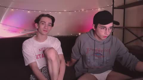 Snapshot of lyonfilm chatting on October 18, 2025, 6:19 pm KennyEliot online show from October 18, 2025, 6:19 pm