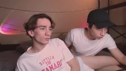 Snapshot of lyonfilm chatting on October 25, 2025, 2:24 pm KennyEliot online show from October 25, 2025, 2:24 pm