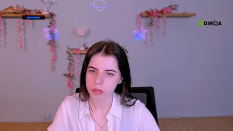 lyra_desire online show from May 21, 2026, 8:32 am
