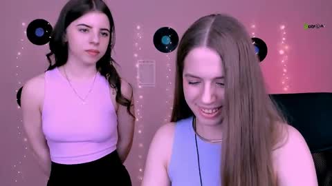 lyra_desire online show from May 27, 2026, 8:33 am