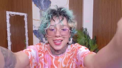 lyra_tay online show from June 5, 2026, 7:19 pm