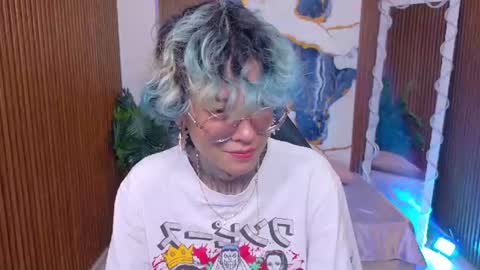 lyra_tay online show from June 10, 2026, 7:57 pm