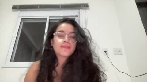 lyz_guzman online show from June 10, 2026, 3:29 am