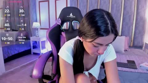 Lizzy smith  online show from February 14, 2025, 8:15 pm