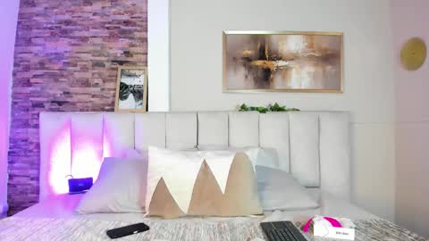 Lizzy smith  online show from October 11, 2025, 3:54 pm