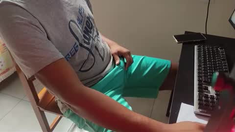 m0ren01995 online show from January 18, 2026, 11:36 am