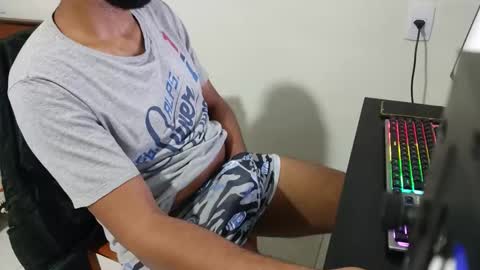 Snapshot of m0ren01995 chatting on May 26, 2026, 1:45 am m0ren01995 online show from May 26, 2026, 1:45 am