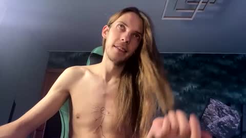 Snapshot of m1shq chatting on December 7, 2024, 12:02 pm m1shq online show from December 7, 2024, 12:02 pm