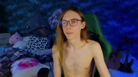 Snapshot of m1shq chatting on October 10, 2025, 10:25 am m1shq online show from October 10, 2025, 10:25 am