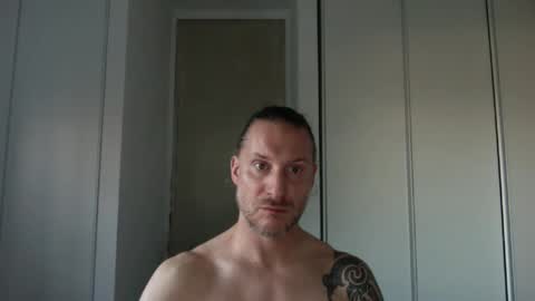 m4rduk online show from November 18, 2025, 2:32 pm