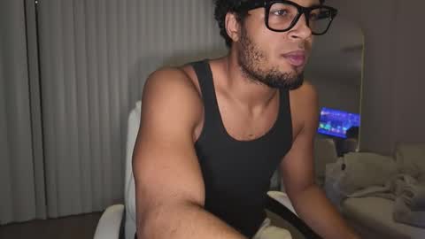 Snapshot of m_d_fl chatting on February 4, 2026, 1:33 am MD online show from February 4, 2026, 1:33 am