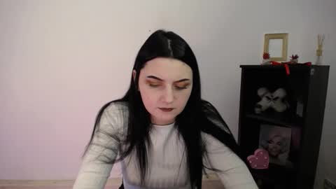 Snapshot of m_i_k_i_ chatting on February 6, 2026, 12:52 pm m_i_k_i_ online show from February 6, 2026, 12:52 pm