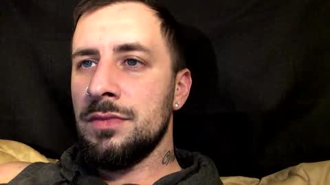 Snapshot of m_stephen chatting on November 23, 2025, 1:27 am m_stephen online show from November 23, 2025, 1:27 am