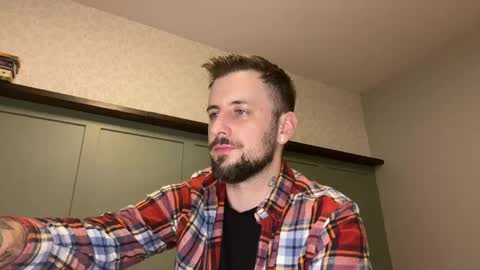 Snapshot of m_stephen chatting on March 4, 2026, 4:07 am m_stephen online show from March 4, 2026, 4:07 am