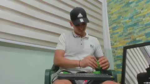 itgram pezlo josue online show from February 16, 2025, 11:38 am