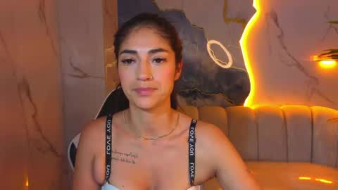 Mabell online show from May 17, 2026, 2:53 am