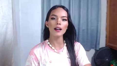 Divina online show from May 10, 2026, 9:25 am