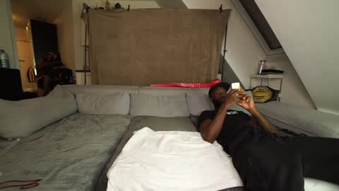 Mac Troy online show from December 10, 2024, 5:11 pm