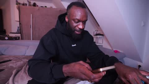 Mac Troy online show from December 31, 2024, 4:25 pm