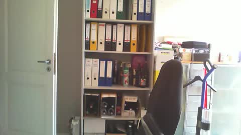 macfly67 online show from October 13, 2025, 9:31 am