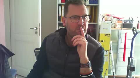 macfly67 online show from January 16, 2026, 8:18 am