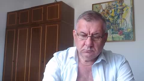 Macho online show from September 17, 2025, 1:46 pm